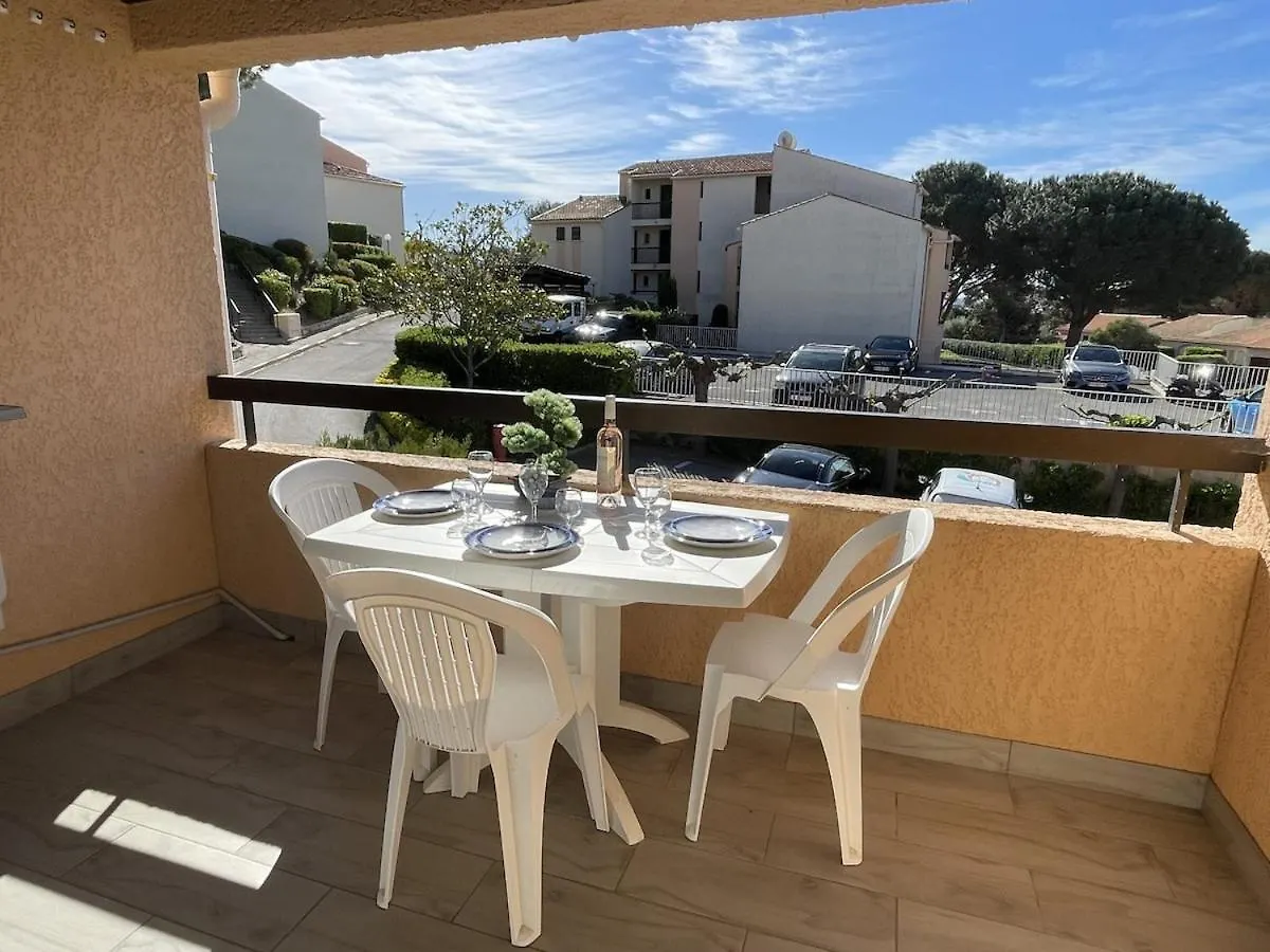 Studio 24M2 - Parking - Clim - Piscine - Mer A 100M Roquebrune-sur-Argens 0*,  France